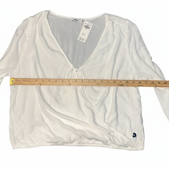 NWT Hollister White Long Sleeve V-Neck Tie Front Shirt - Picture 3 of 9